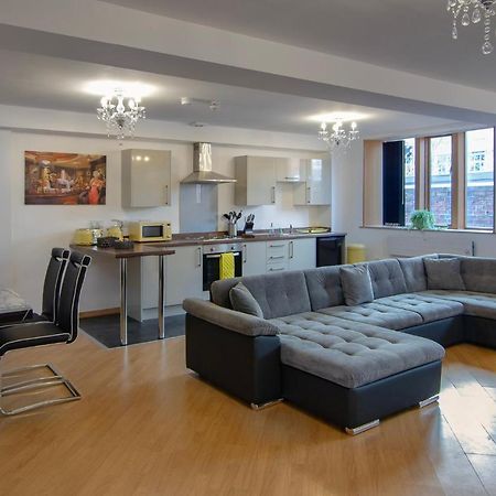 Super Spacious Church Conversion Close To Tower Blackpool Eksteriør billede